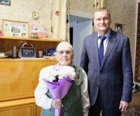 В Мирном продолжают вручать медали ветеранам 